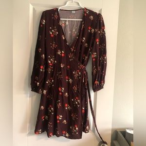 Old Navy. MIDI long sleeve wrap dress. Medium. Maroon/burgundy Floral.